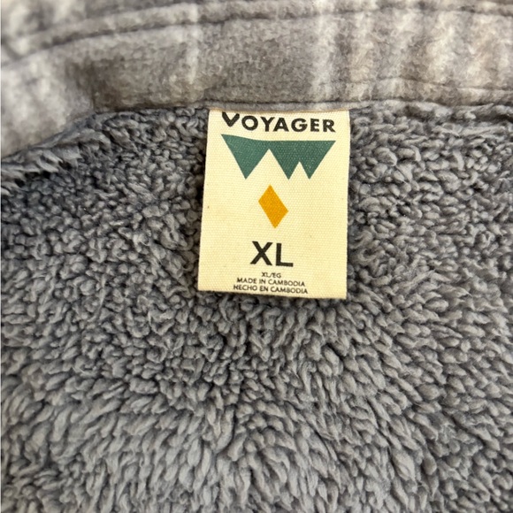 Men's Striped Gray Shirt Jacket - Picture 4 of 7